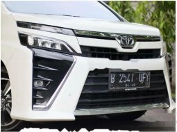 Jual mobil bekas murah Toyota Voxy 2018 di DKI Jakarta 17