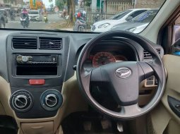 Daihatsu Xenia M 2012 4