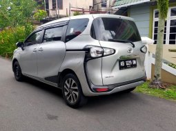 Toyota Sienta V 2016 6