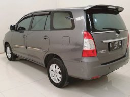 Toyota Innova G 2.0 Matic 2012 Abu-Abu 4