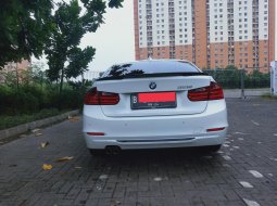 BMW 3 Series 328i CKD At 2014 Putih 2