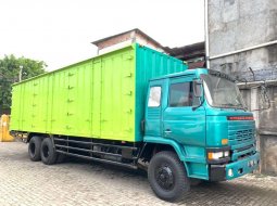 MURAH+8banBARU Nissan tronton 6x2 box aluminium 1995 aluminium besi 1