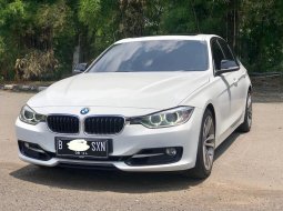 BMW 328i AT Putih 2014 2