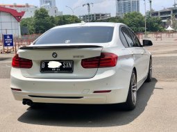 BMW 328i AT Putih 2014 5