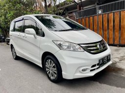 Honda Freed PSD 2015 Putih 2