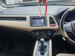 Honda HR-V S 2016 Abu-abu 5
