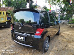 Honda Freed SD 2010 5