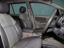 Toyota Kijang Innova 2.0 at 2013 Hitam 6