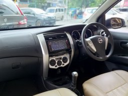 Nissan Grand Livina XV MT 2018 Putih 3