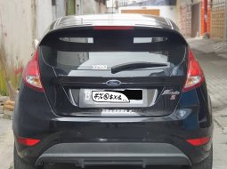 Ford Fiesta 1.5 S AT 2014 Abu-Abu 9