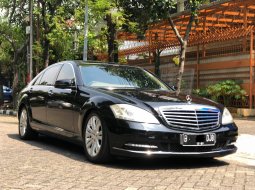 Mercedes-Benz S-Class S 350 2010 Hitam Panaromic Sunroof 2