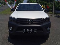 Jual Mobil Bekas Toyota Hilux S-Cab 2.0 L M/T BENSIN 2018 1