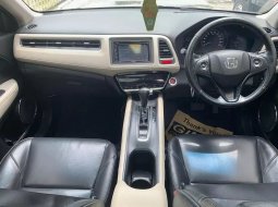 Jual Mobil Bekas Honda HR-V Prestige 2015 6