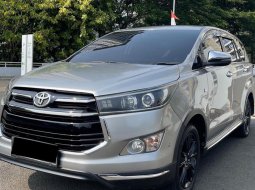 Toyota Kijang Innova venturer 2.0 A/T 2018 2
