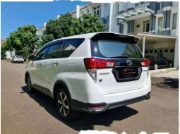 Dijual mobil bekas Toyota Venturer , DKI Jakarta  6