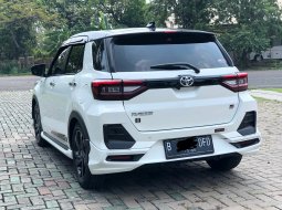 Toyota Raize 1.0T GR Sport CVT (Two Tone) 2021 Putih 5