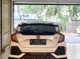 Honda Civic E CVT 2019 4