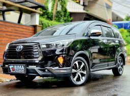 Toyota Venturer 2.4 Q M/T Diesel 2022 Hitam