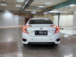 Honda Civic 1.5L Turbo 2016 6