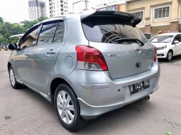 Toyota Yaris E 2010 4