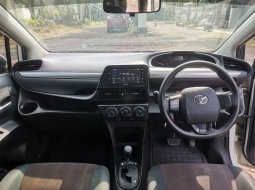 Toyota Sienta G CVT 1.5 AT 2016 3