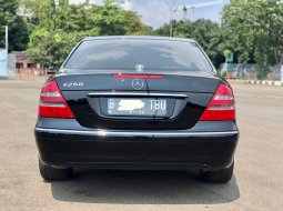 MERCEDES-BENZ E240 AT HITAM 2004 DISKON SAMPE PULUHAN JUTA RUPIAH!! 4