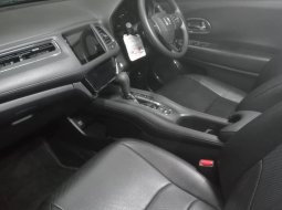 Honda HR-V 1.5L E CVT A/T 2019  6