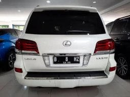 Lexus LX 570 Sport 2014 Putih 4