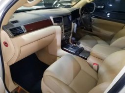 Lexus LX 570 Sport 2014 Putih 5