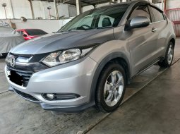 Honda HRV E 1.5 AT ( Matic ) 2017 Abu2 muda Km 72rban Siap Pakai 3