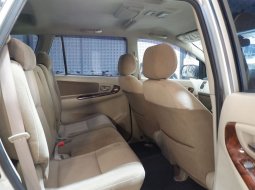 Toyota Kijang Innova V A/T Gasoline 2013 7