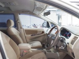 Toyota Kijang Innova V A/T Gasoline 2013 8