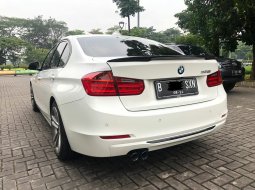 BMW 3 Series 328i 2014 Putih 4