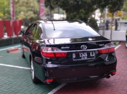 Toyota Camry 2.5 V 2015 Hitam 5