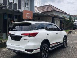 Toyota Fortuner TRD 2019 4