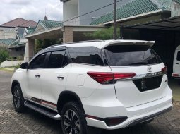 Toyota Fortuner TRD 2019 5