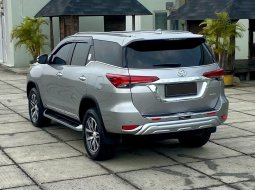 Toyota Fortuner 2.4 VRZ AT 4x4 2016 Silver 3