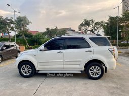 Daihatsu Terios TX 2013 Putih 4