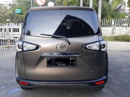 Toyota Sienta V 2017 Abu-abu 9