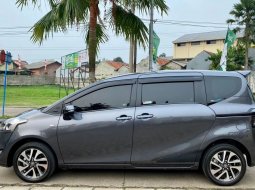 Toyota Sienta V 2021 Abu-abu hitam 3