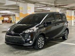 TOYOTA SIENTA 1,5 V AT 2016 HITAM 4