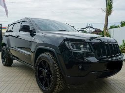 Jeep Grand Cherokee V8 5.7 Automatic 2012 1