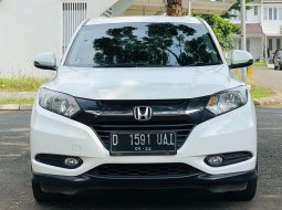 Jual Mobil Bekas Honda HR-V Prestige 2017 1