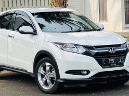 Jual Mobil Bekas Honda HR-V Prestige 2017 2