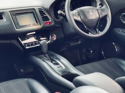 Jual Mobil Bekas Honda HR-V Prestige 2017 8