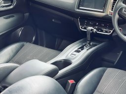 Jual Mobil Bekas Honda HR-V Prestige 2017 9