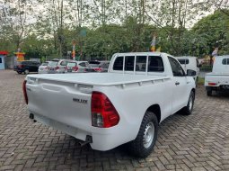 Toyota Hilux S-Cab 2.0 L M/T BENSIN 2018 4