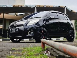 Toyota Yaris J 2012 Hitam 1