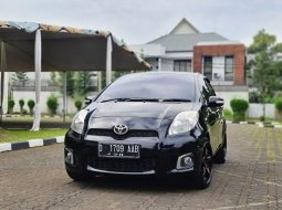 Toyota Yaris J 2012 Hitam 2