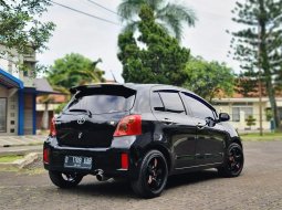 Toyota Yaris J 2012 Hitam 10